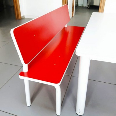 Modern Metal Bank: Eğitim İçin İdeal Oturma Çözümü