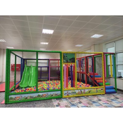 500*400 CM lik Büyük Kaydıraklı Top Havuzu 