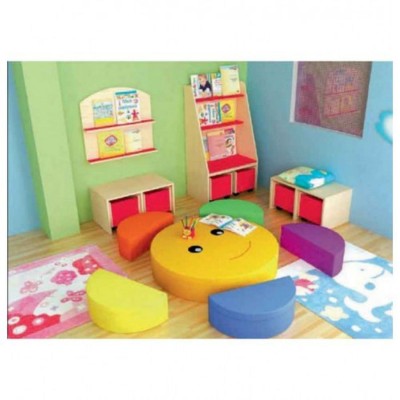 Gülen Yüz Şeklinde Oturma Grubu